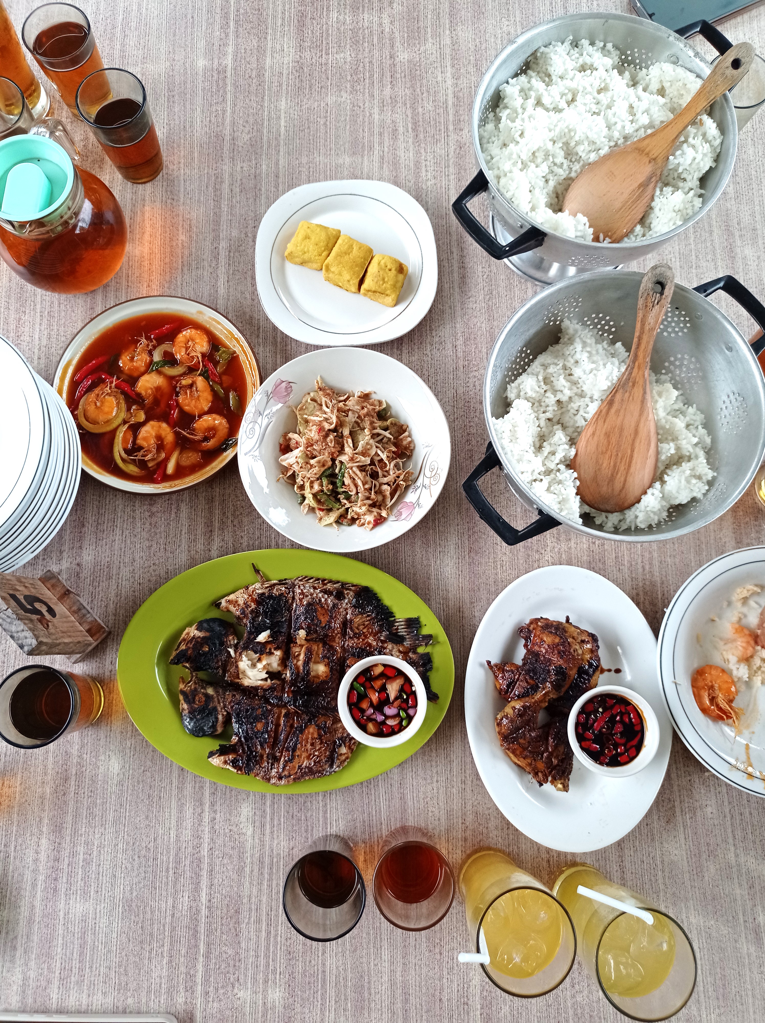 Menu makanan di rumah makan NeRa, Majalengka Menu makanan di RM NeRa, Majalengka
